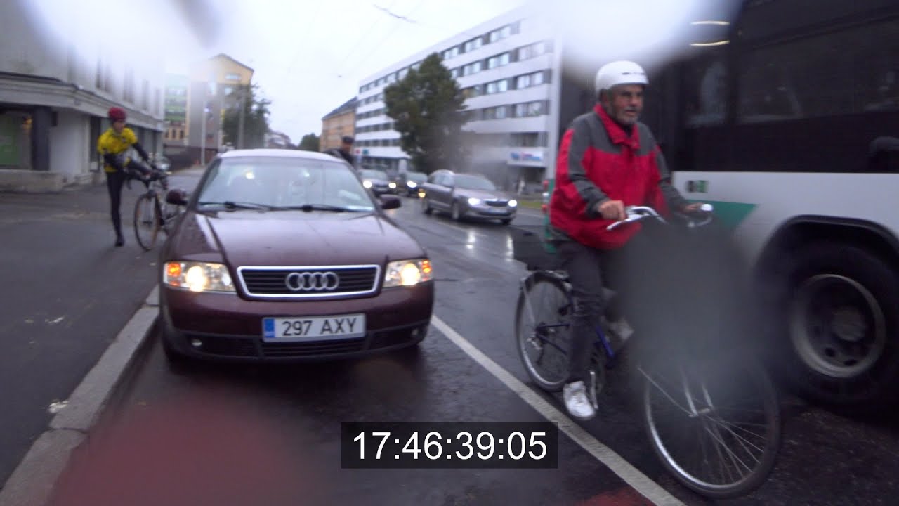 Почему велосипедисты не ездят по велодорожкам? - YouTube