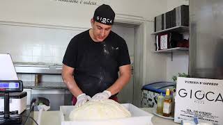 COME FARE L'IMPASTO DELLA PIZZA? 10 KG IN PIZZERIA - HOW TO MAKE PIZZA DOUGH? - GIOCA PIZZA ITALIA