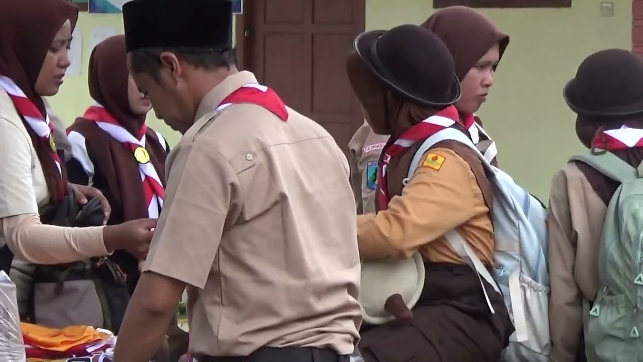 Foto bareng adik-adik gudep SDN 3 Tanggunggunung usai LT 1 tahun 2026