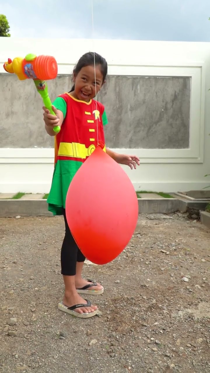 Keysha Pops Colorful Balloons #Shorts | Learn Color White Balloons