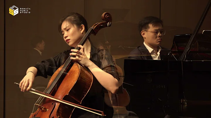 Hsing-Han Sharon TSAI playing R. SchumannFantasie....
