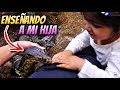 Enseñando A Mi Hija Sobre El Trabajo En El Criadero De Reptiles