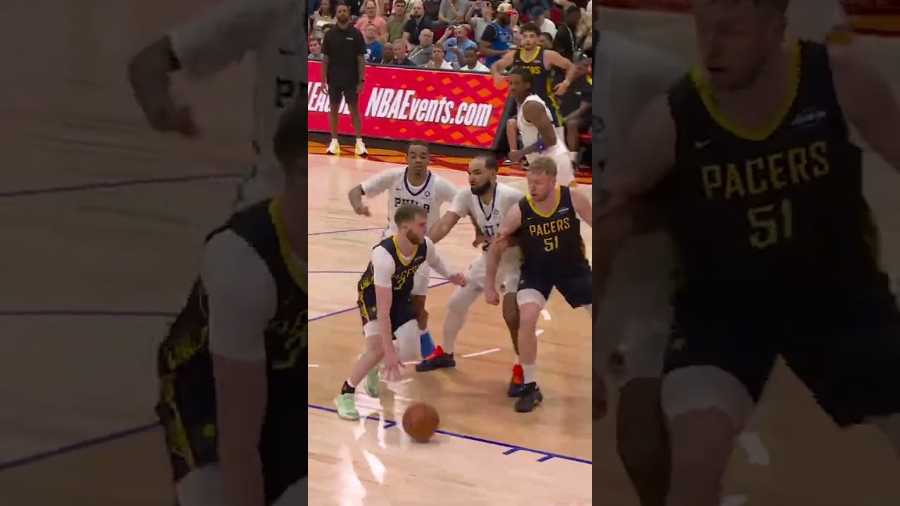 Braden Smith Beats the Buzzer!
