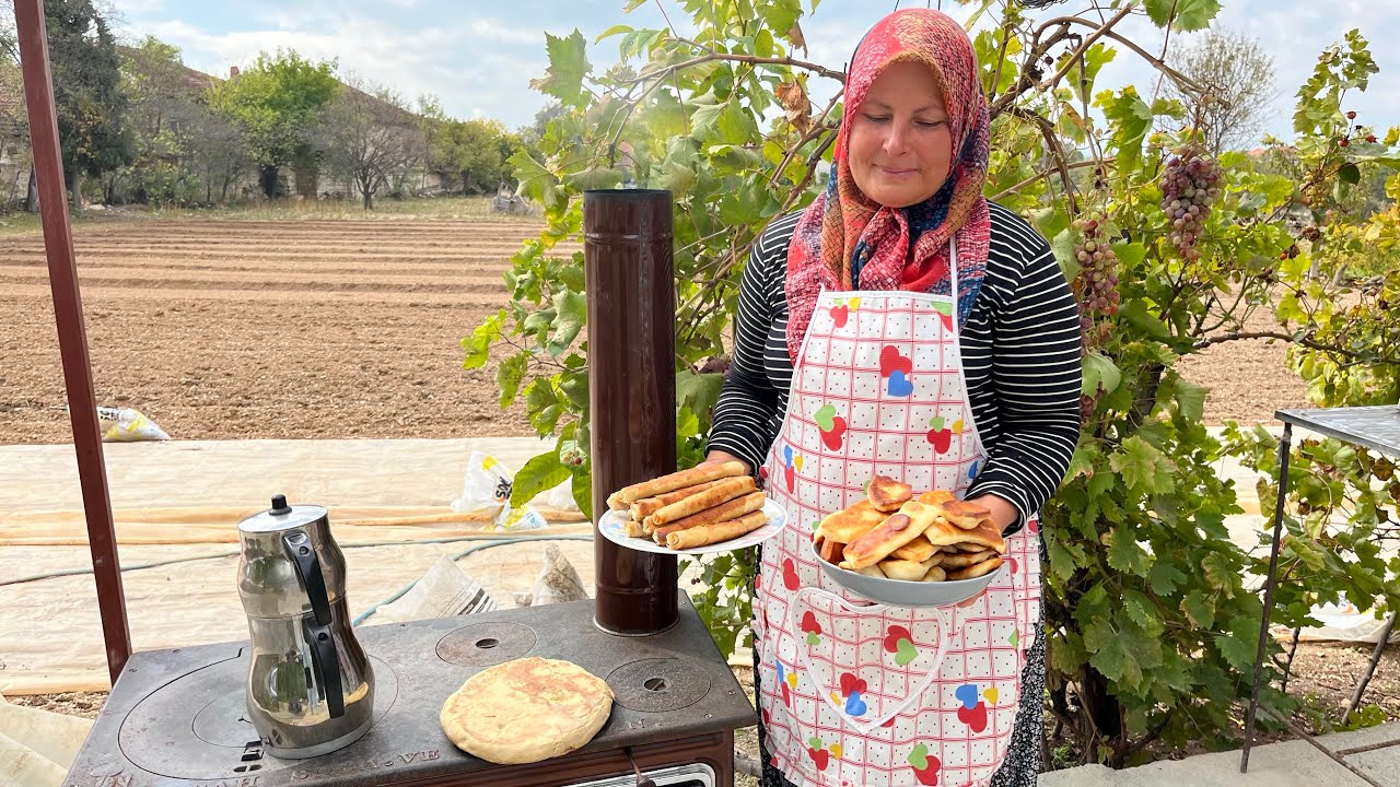 BAHÇEDE ÇOÇUKLARLA KAHVALTI / BÖREKLER / PİŞİLER / KÖZLENMİŞ BİBER 