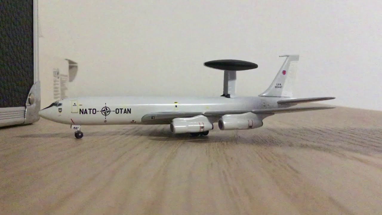 1 400 Unboxing and Review #8 - Dragon Warbirds NATO AWACS E-3A Sentry