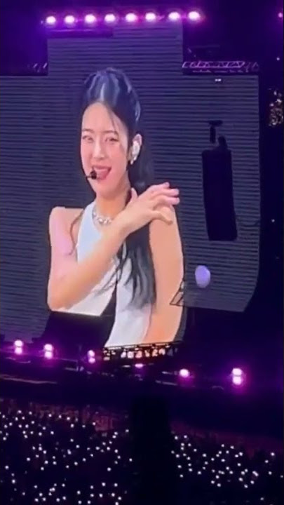 Itzy performing sneakers in IU's concert as a guest #itzy #iu #shorts #kpop #viral