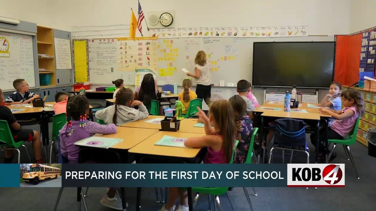 Preparing for the first day of school - YouTube