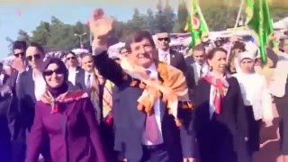 Zeo Jaweed AKP için şarkı söyledi Resimi