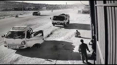 قل الله ينجيكم منها ومن كل كرب ثم انتم تشركون تلاوه جميله