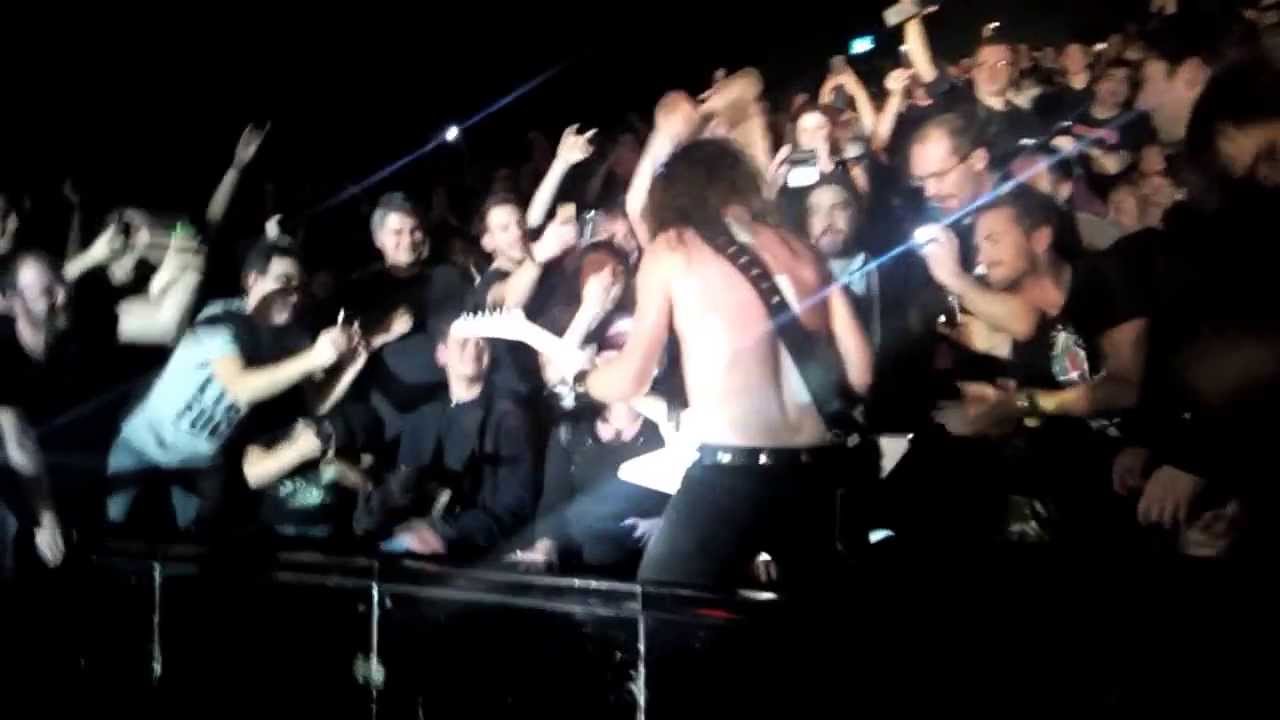 AIRBOURNE - OLYMPIA Paris - Raise The Flag - 22/11/2013 
