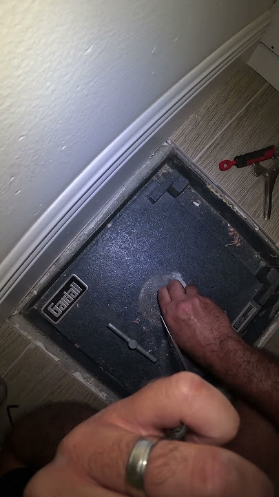 Safe cracking open hidden floor safe. #hidden #safe #lockout #gardallsafe #floor #closet #cracking
