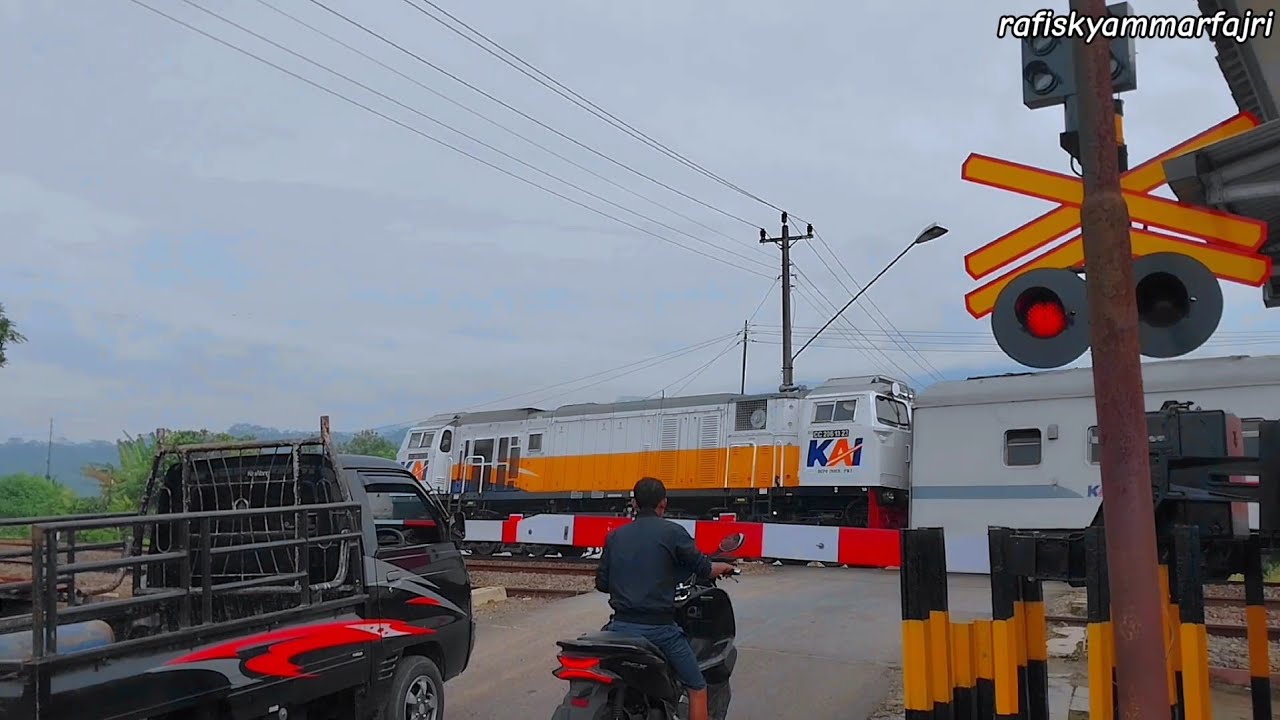 Palang Pintu Kereta Api | Railway Crossing Indonesia | Febuari2026 | Ka Purwojaya