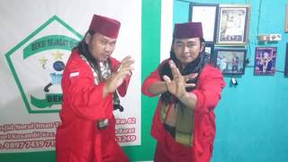 Seruh dua jawara Golok betawi saling unjuk kebolehan