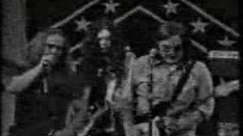 Lynyrd Skynyrd - Rare Video Clip Don´t Ask Me no Questions