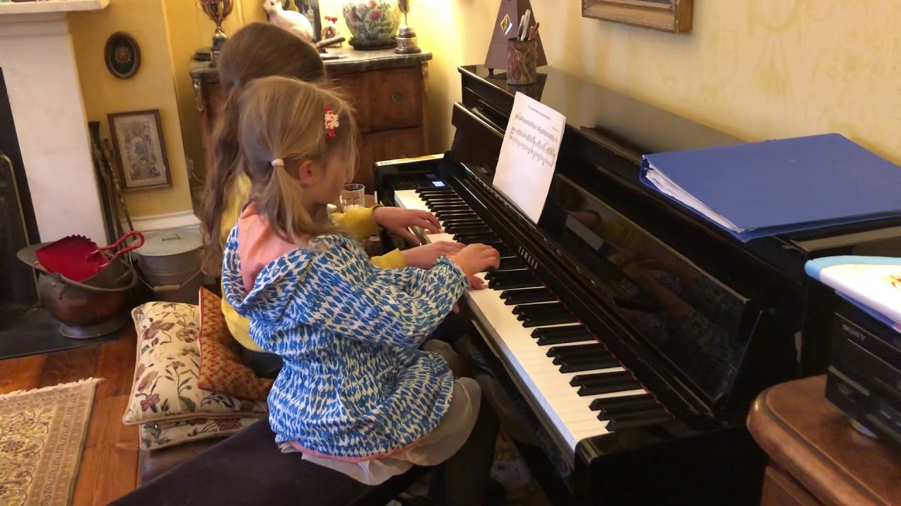 Первые уроки фортепиано для малышей - YouTube