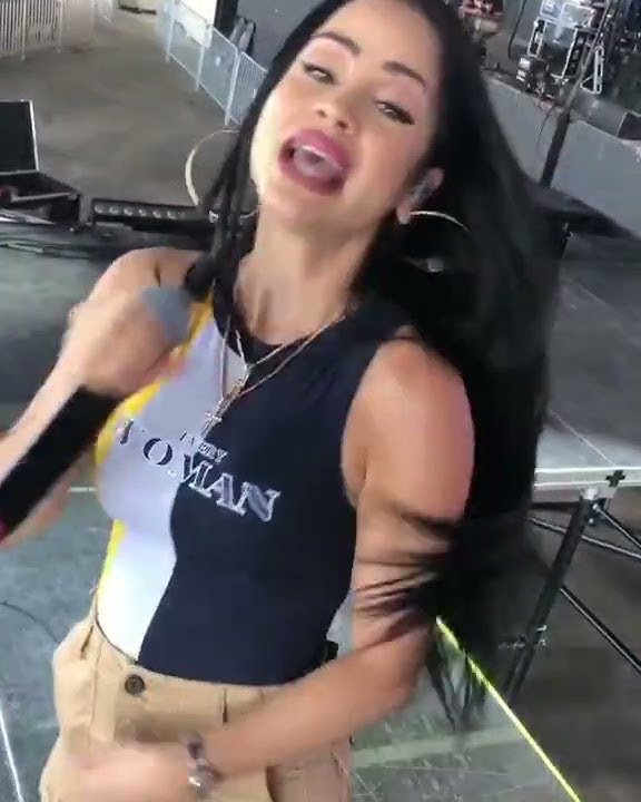 Sin pijama ensayo Becky G