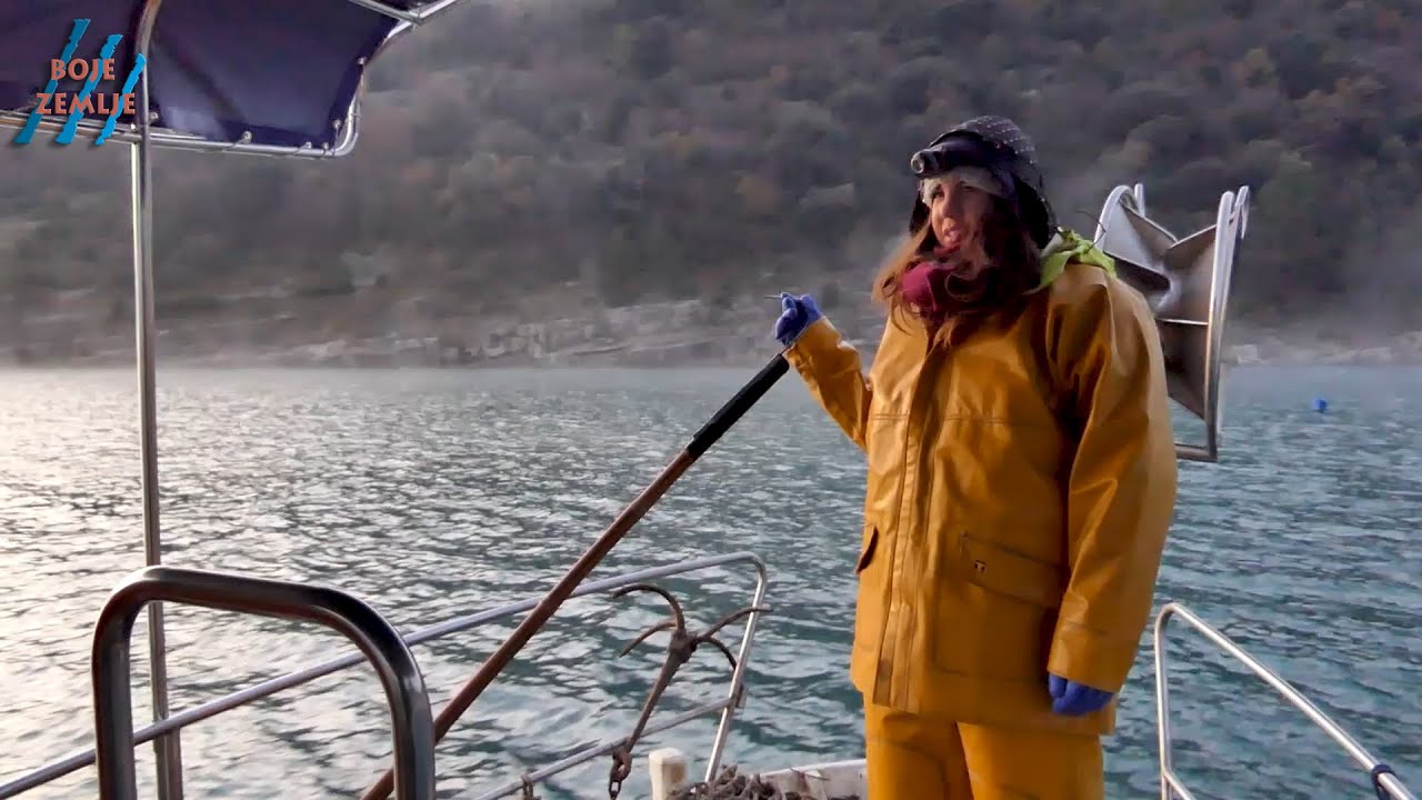 BOJE ZEMLJE ARIANA PERCAN: Žena na moru - YouTube