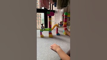 Play toys with kids: Lego duplo giraffe