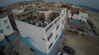 Desde una terraza grabamos con el dron las calles de Anza, un peque...