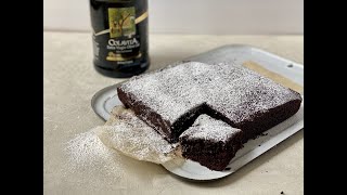 In this installment of her oil-based baking series, jessie sheehan
makes a chocolate snacking cake using colavita premium italian extra
virgin olive oil. it'...