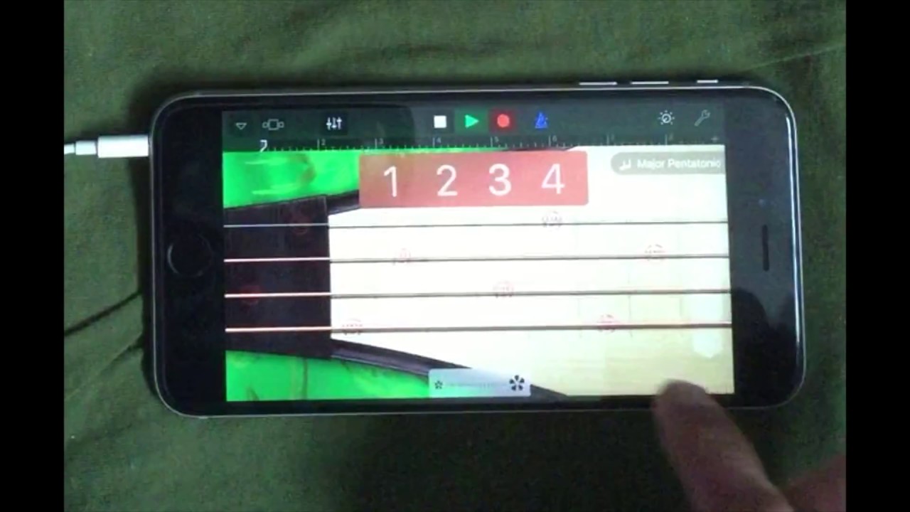 Playing Pipa on iPhone GarageBand