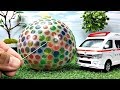 Orbeez Prank Water Balloon Bomb ambulance はたらくくるま 救急車がオービーズの水風船爆弾を大爆発!子供向け Gizmone