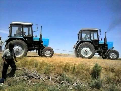 Машина в речке