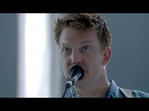 Queens Of The Stone Age Live @ Canal Plus 2007