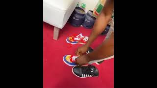 Watch The Amazing Moment Whitemoney Pulled His Shoes, Gifts It To A Fan #whitemoney