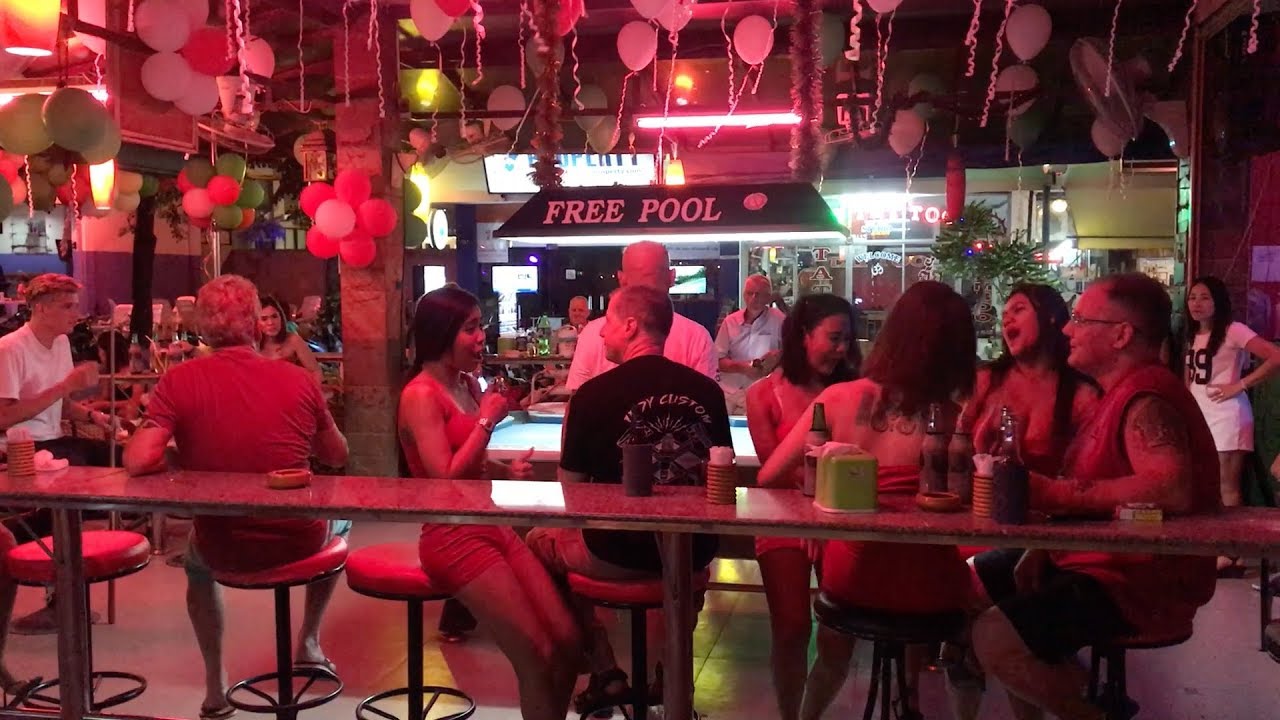 Sexy Thai Bar Girls in Jomtien - YouTube