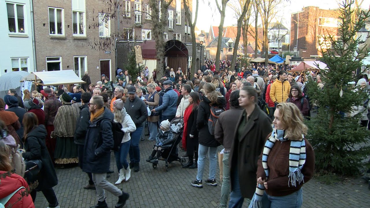 Dickens Festijn Deventer 2025: "Ik doe al voor de 20ste keer mee en het is altijd een feestje"