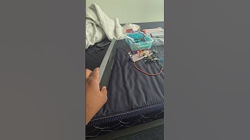 Arduino sonar project 🚨 Green = safe ✅ Red + buzzer = too close! Concept from @Robonyx #arduino