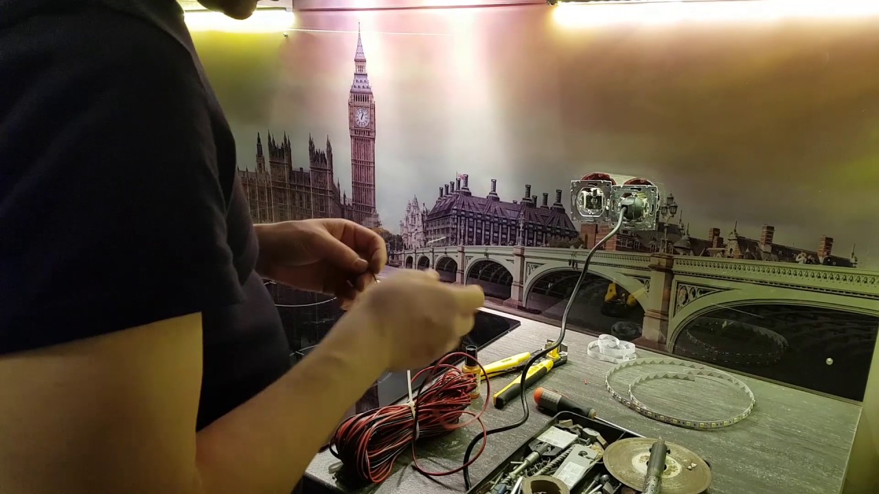 Монтаж стеклянного фартука с подсветкой - YouTube