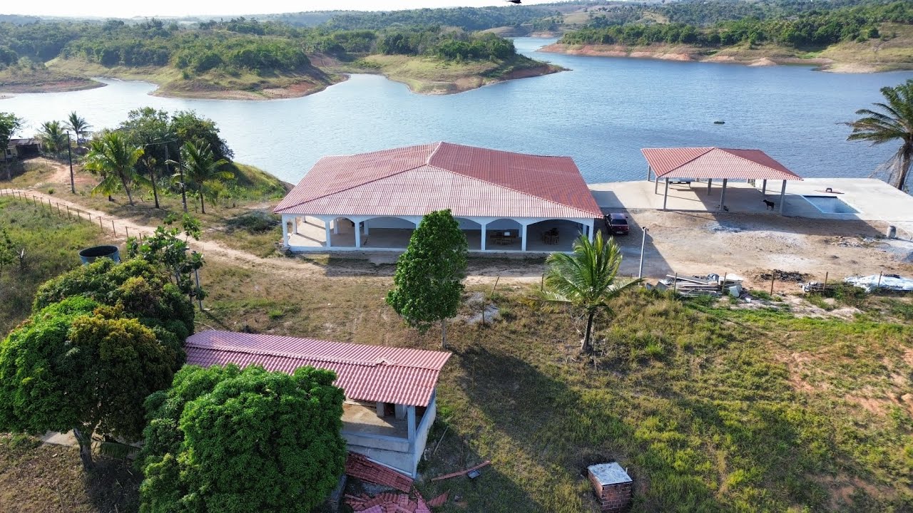 Sítio a venda na zona rural de São Lourenço da mata PE casa com piscina as margens da barragem 