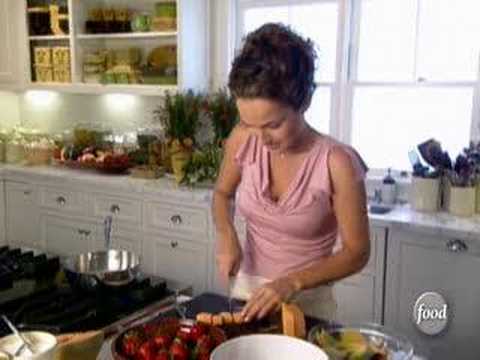 how-to-make-giada's-refreshing-fruit-salad-|-food-network