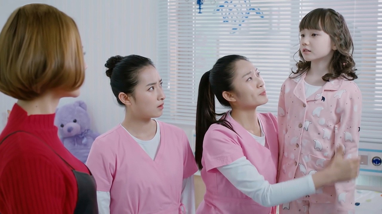 【最新電影】小女孩走丟，富太太掌摑實習護士，聽到女兒的話卻哭了｜情感｜陸劇｜movie