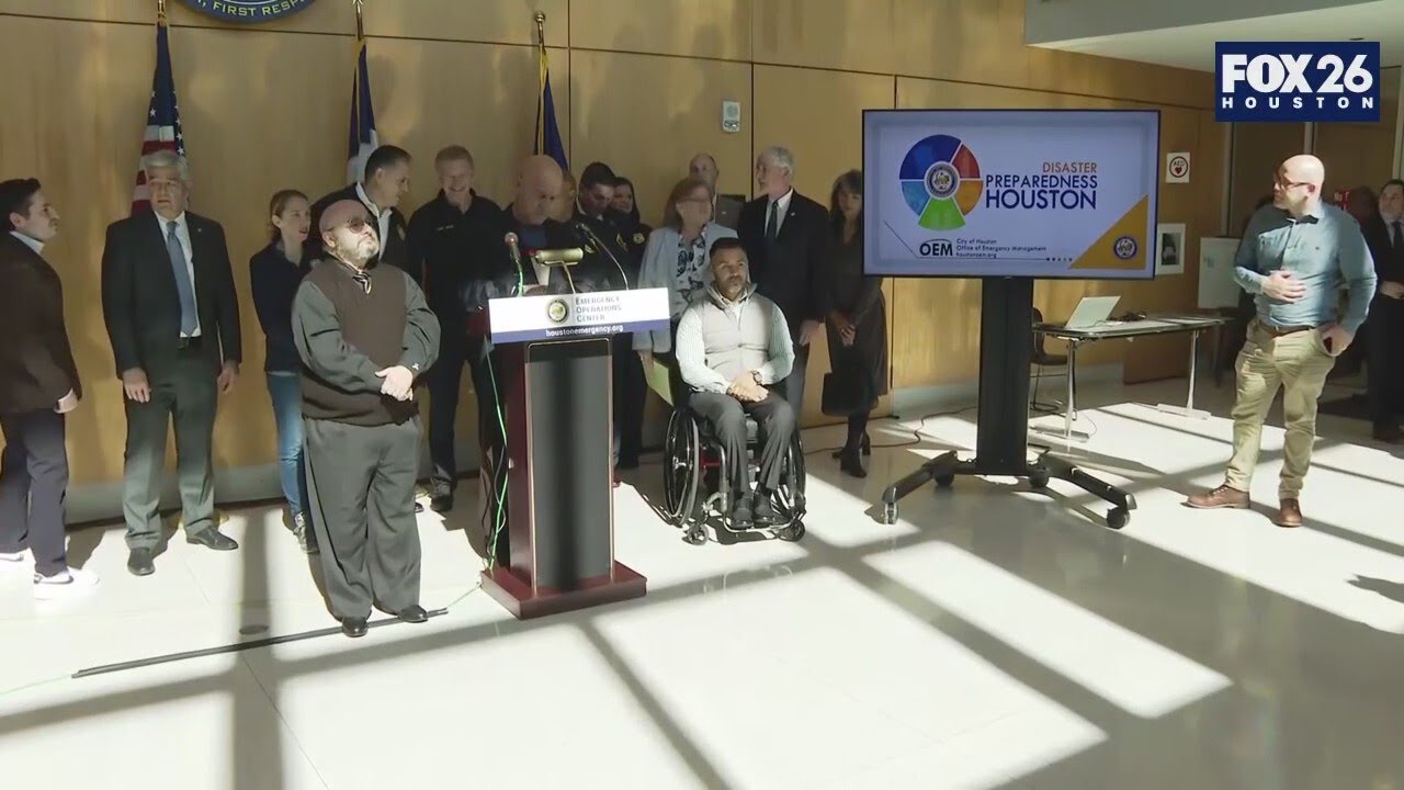 Houston mayor on arctic blast preps - YouTube