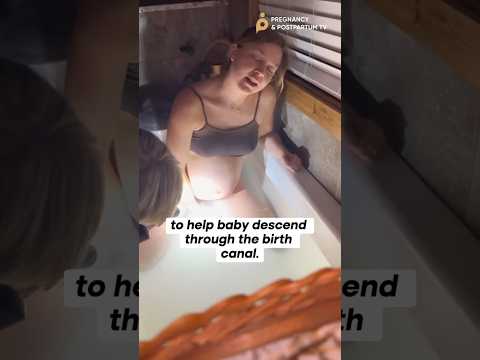 ولادة منزلية هادئة وجميلة من دولا في التدريب 