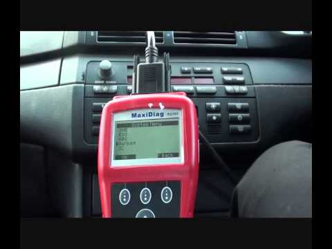 Autel EU702 Diagnosing Check Engine Light & Showing Trouble Codes