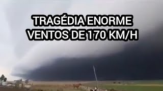 TRAGÉDIA ENORME HOJE, TEMPESTADE COM VENTOS DE 170KM/H DEIXA UM RASTRO DE DESTRUIÇÃO.