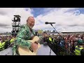 Colin hay performs down under at the 2022 melbourne cup