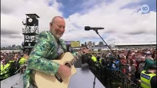 Colin Hay Performs 'Down Under' at the 2022 Melbourne Cup