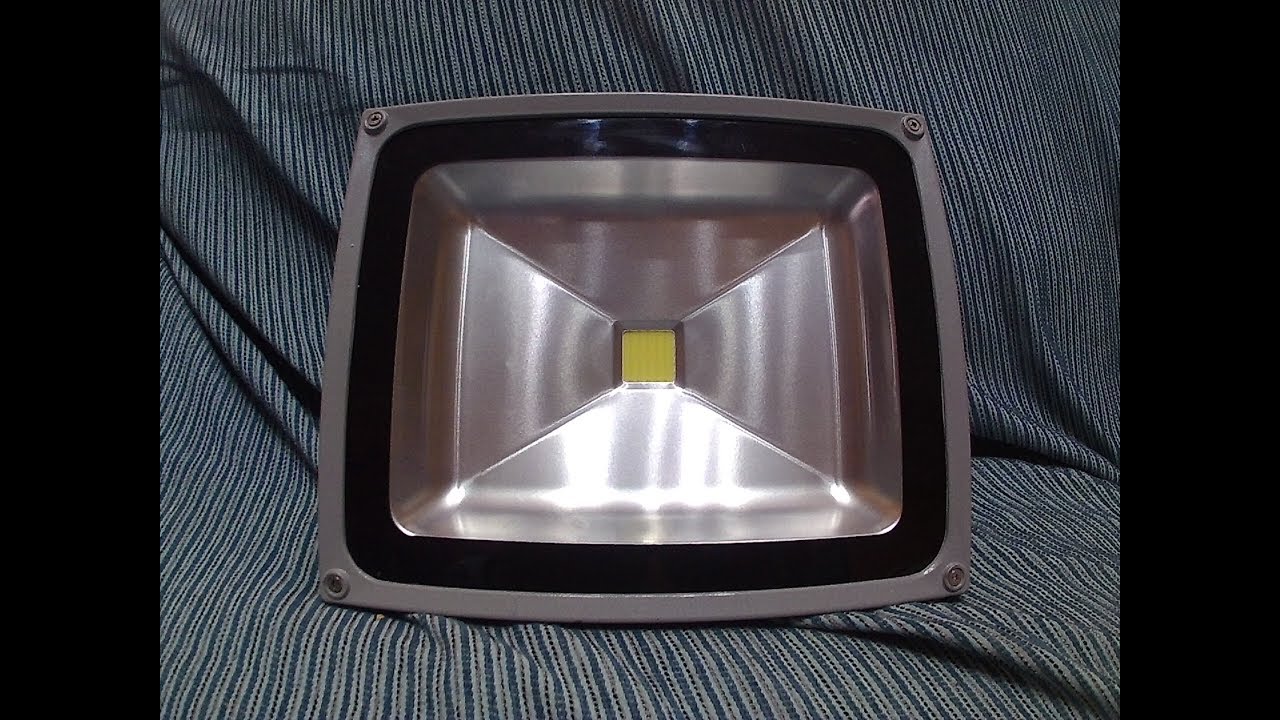 TRANSFORMA UN FOCO DE 100W DE CABLE A FUNCIONAMIENTO CON PILAS