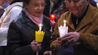 Gremita ieri sera la restaurata Basilica di S. Vittore a Intra per la messa dedicata al patrono