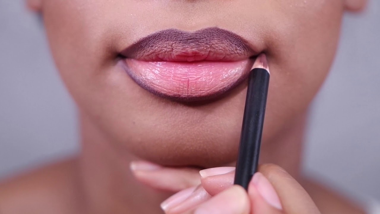 Gloss  Lip Liner Application