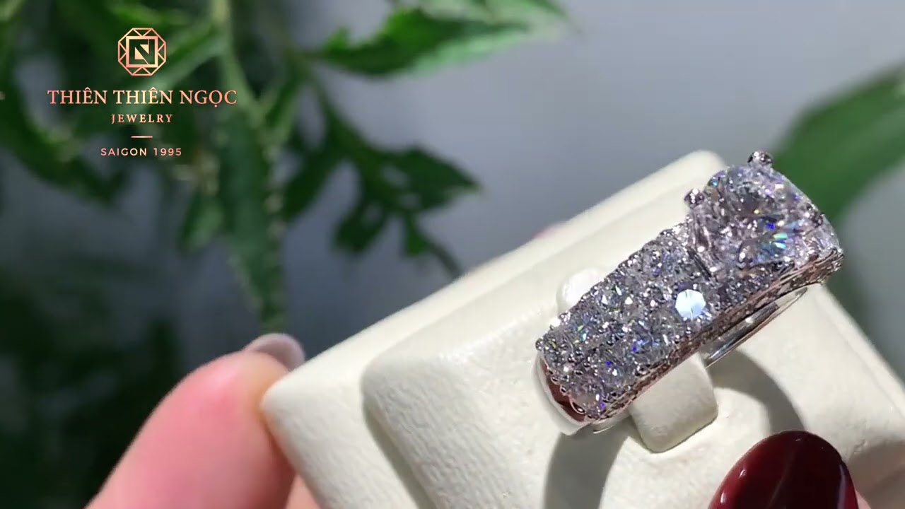 Nhẫn kim cương đẹp xuất sắc viên chủ 6 ly D VVS1 GIA . - youtube