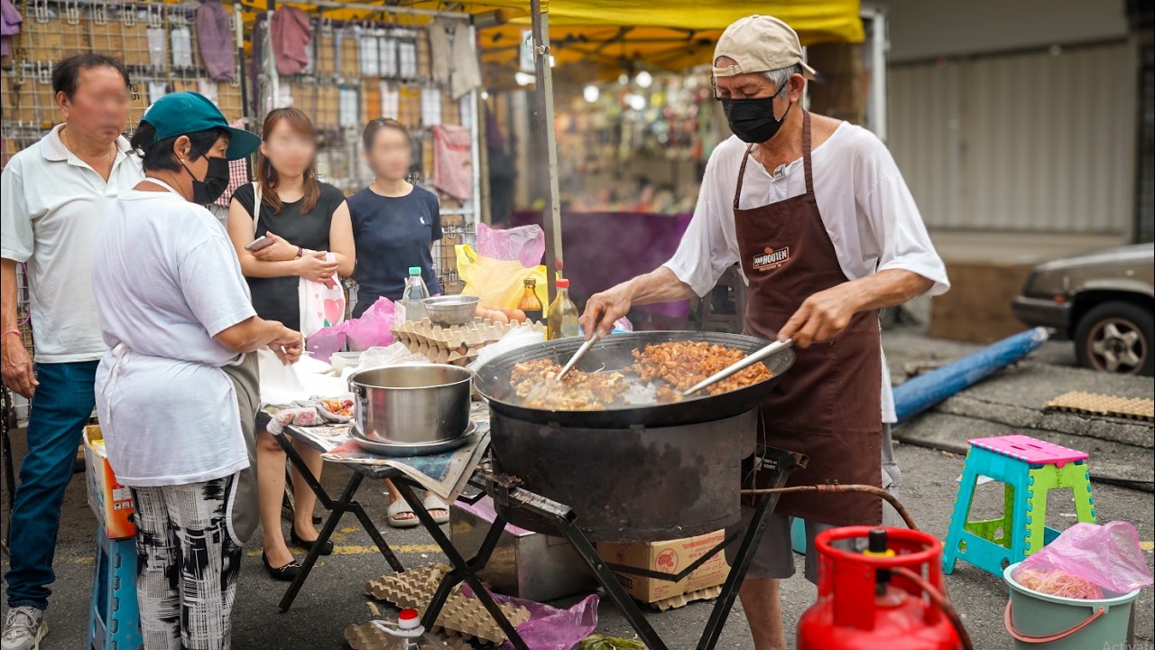 BEST Street Food at Kuala Lumpur Night Market | Pasar Malam Taman OUG Tour - Malaysia