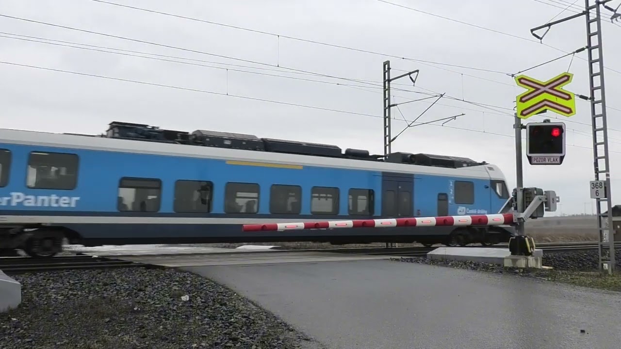 Železniční přejezd Poříčany (P4932) | 21.2.2026 / Czech railroad crossing