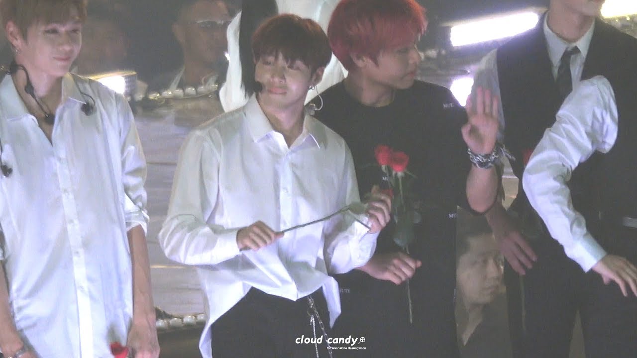 180801 코뮤페 엔딩 '썸' (하성운 직캠)