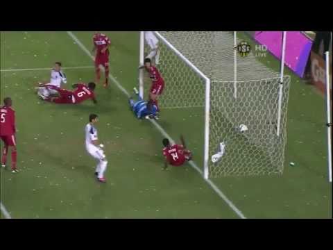 David Beckham scores goal off of a corner kick